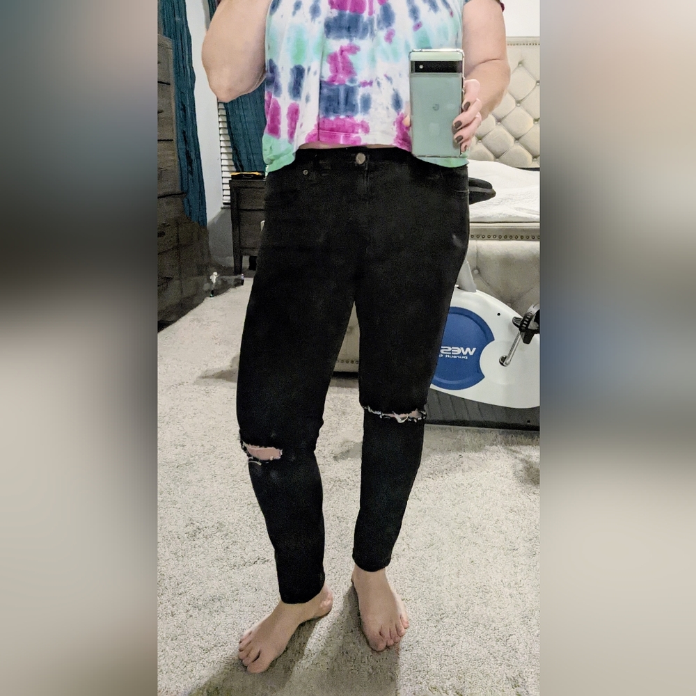 Free People black distressed skinny jean  sz31